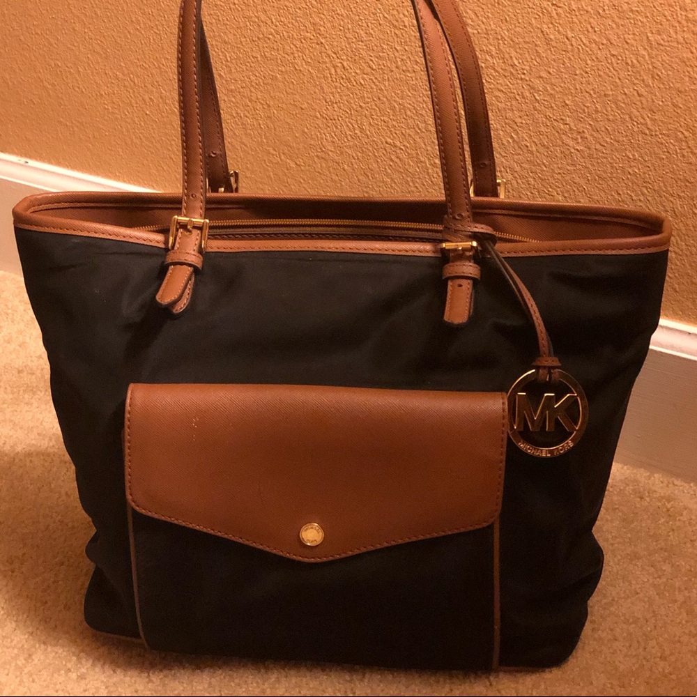 MICHAEL Michael Kors Jet Set Snap Pocket Tote